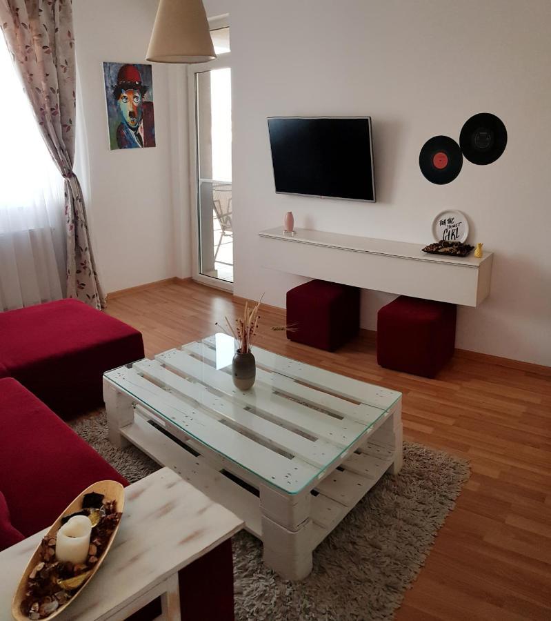 Cozy Apartament 3 Min To Subway 24H7 Check In Popesti-Leordeni Eksteriør billede