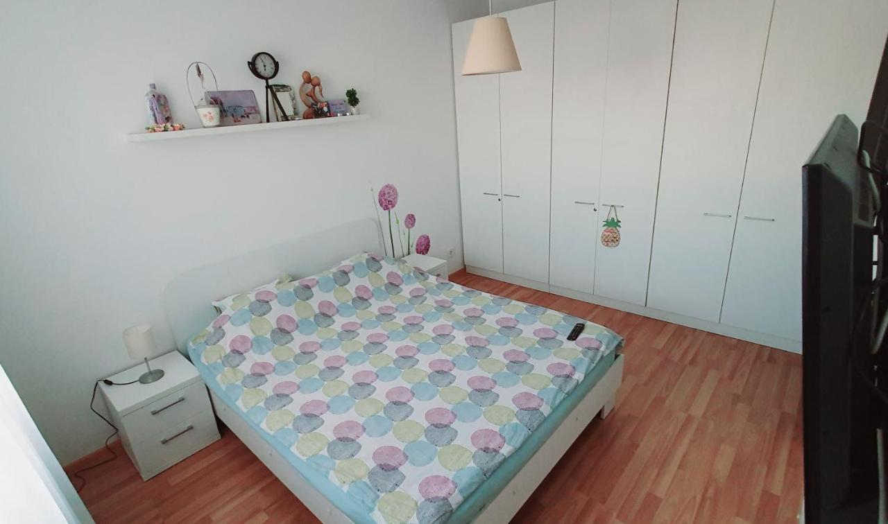 Cozy Apartament 3 Min To Subway 24H7 Check In Popesti-Leordeni Eksteriør billede